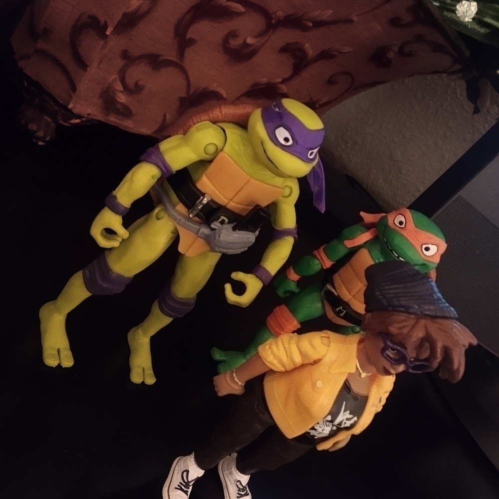 Action Figure Set - Picture 3 of 7